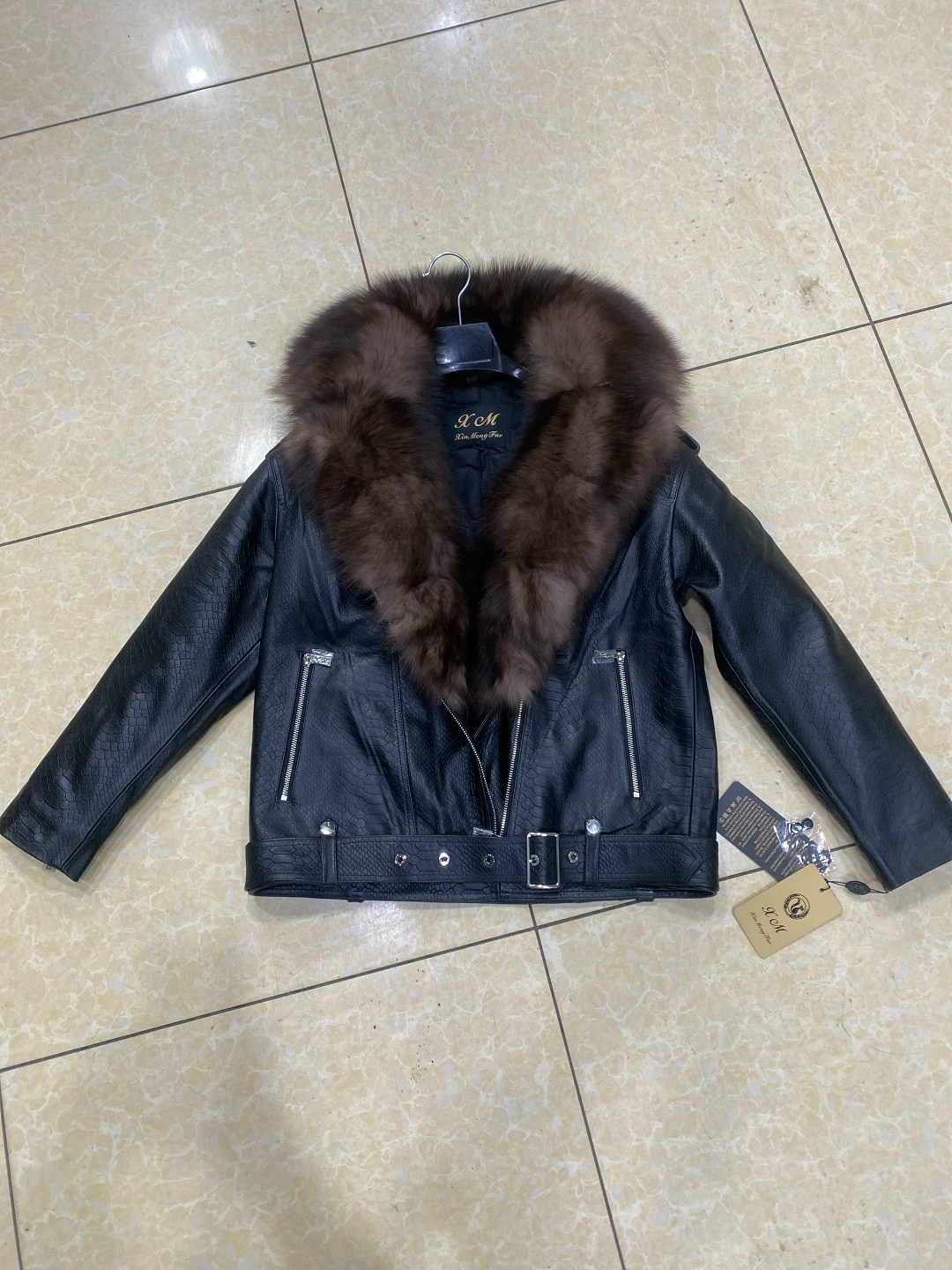 кожаная куртка с мехом,кожаная куртка женская с мехом,кожаная куртка с мехом песца,куртка с мехом,кожаная куртка с песцом