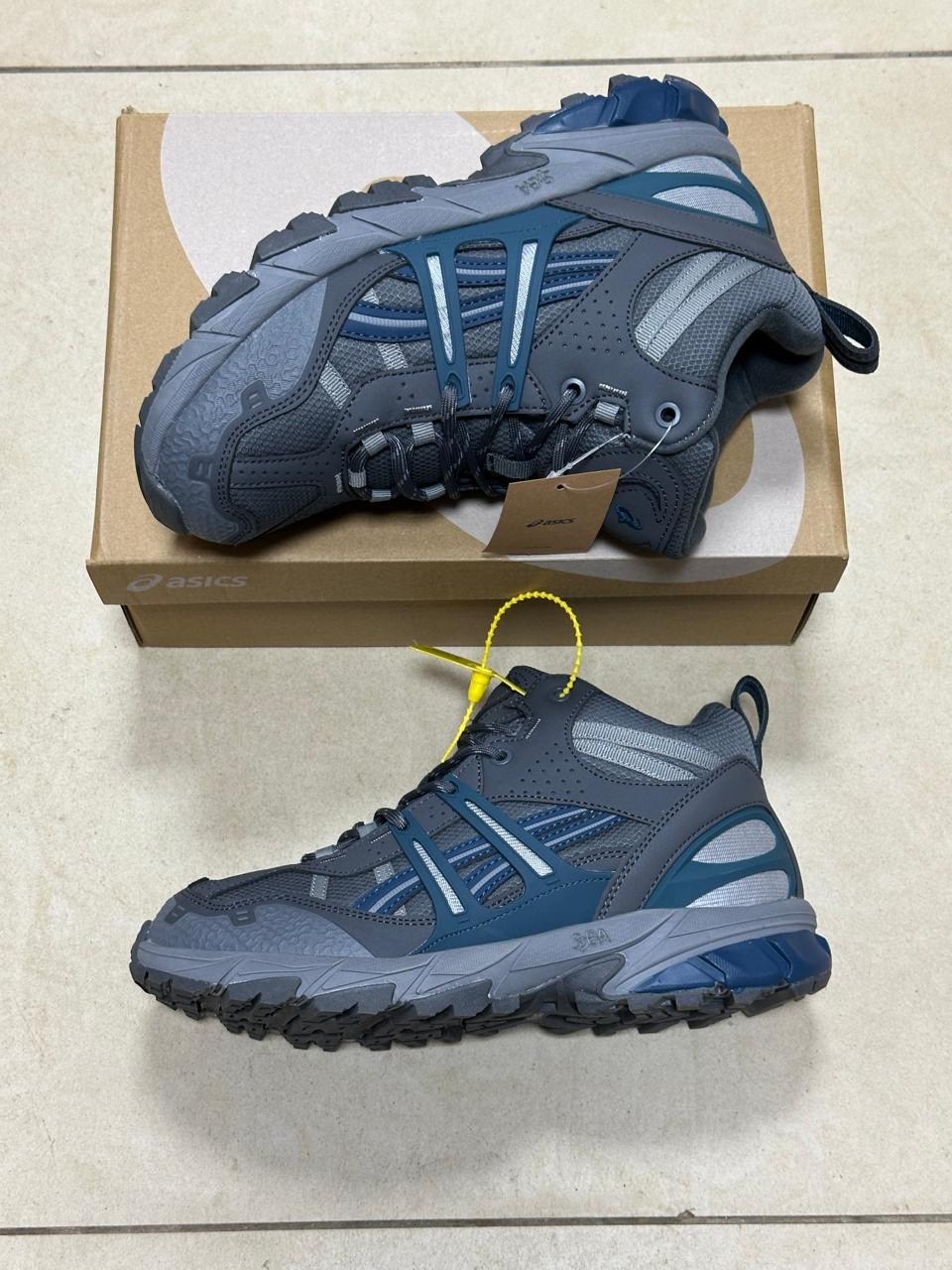 зимние кроссовки asics gel kahana 8 hi,кроссовки asics,зимние кроссовки asics gel kahana 8 hi цвет серый,кроссовки мужские зимние asics gel-kahana 8,кроссовки ботинки asics gel kahana 8 зимние