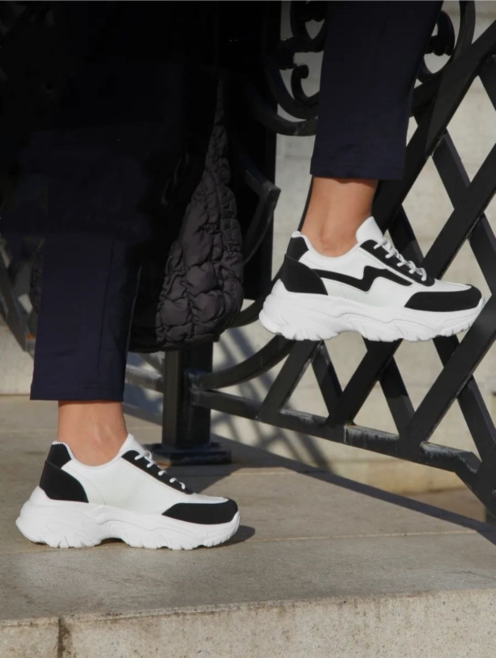 ,женские кроссовки,кроссовки с массивной подошвой,модные кроссовки,женские массивные кроссовки