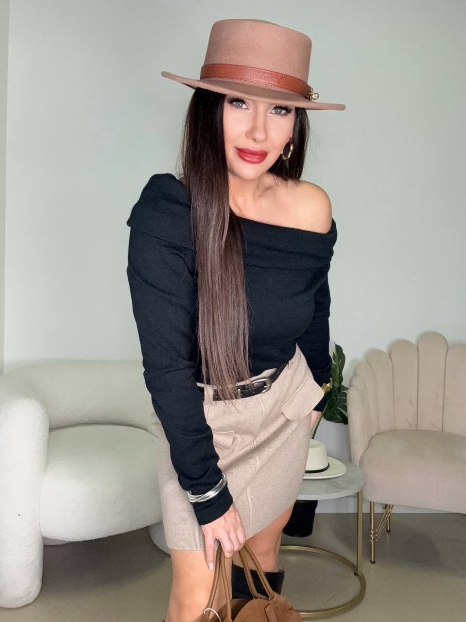 девушка,кофта женская,женская кофточка,джемпера женские,кофта с открытыми плечами