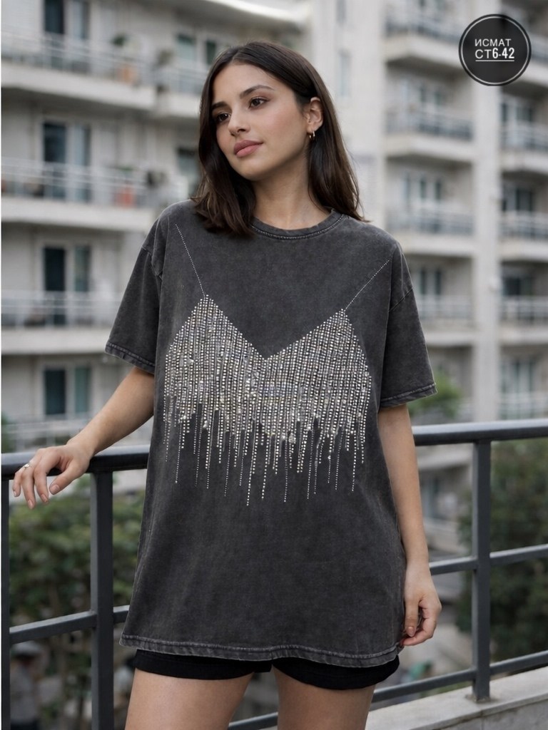 футболка женская варенка оверсайз со стразами,футболка женская оверсайз со стразами,футболка оверсайз нарядная со стразами sapundrik,футболка со стразами оверсайз perfecto collection,футболка оверсайз