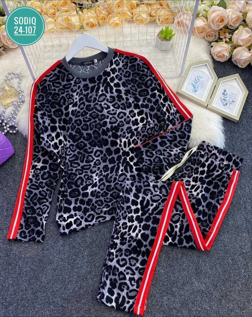 костюм спортивный женский,комплект женской спортивной одежды с леопардовым принтом больших размеров,женский спортивный костюм с леопардовым принтом,женские костюмы,костюм спортивные женские костюмы