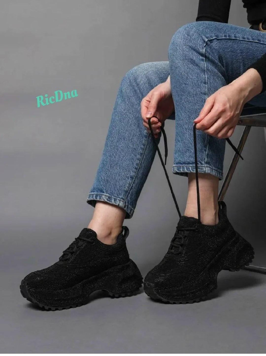 ,женские кроссовки,черные кроссовки,женская ,кроссовки со стразами