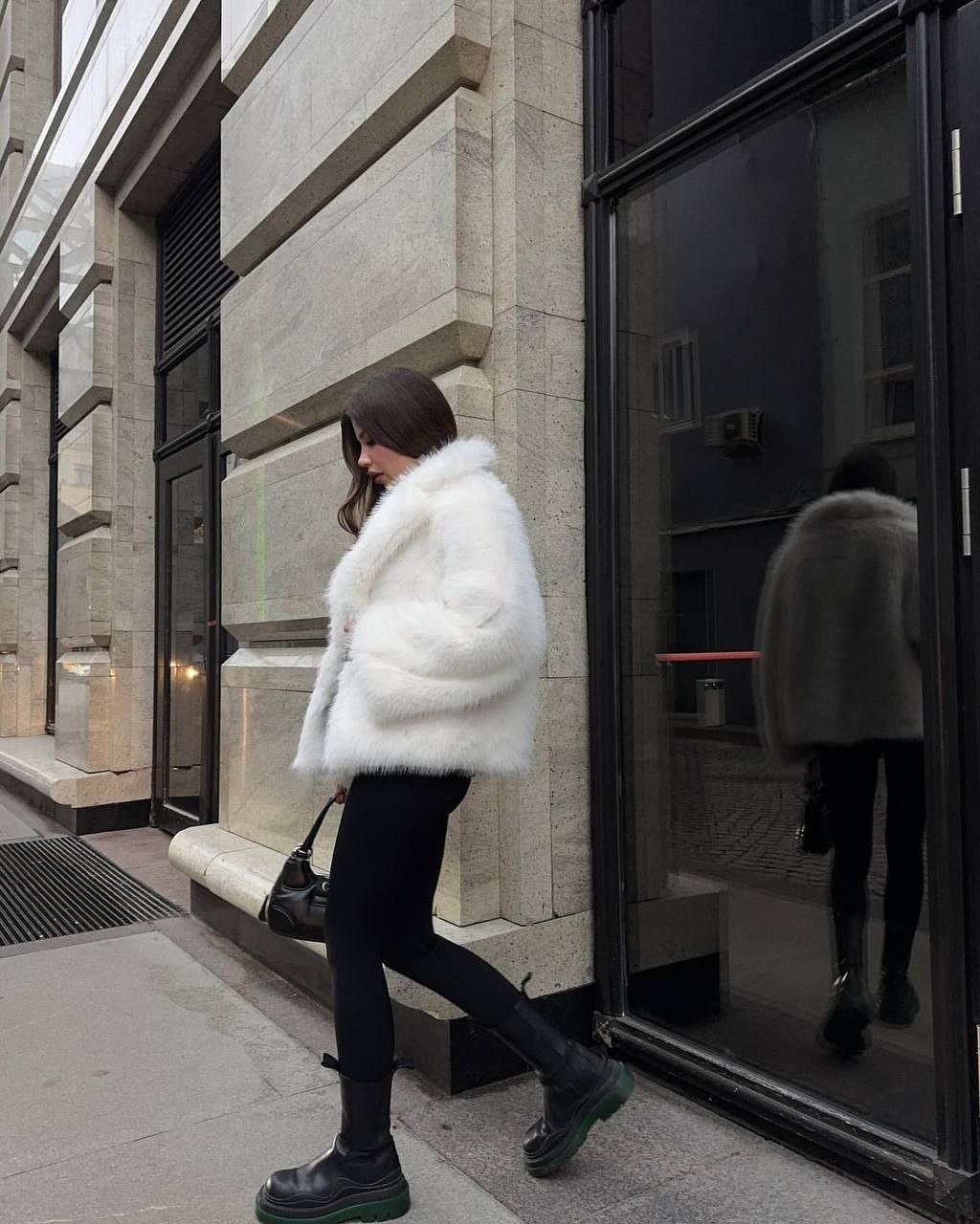 шуба белая,шубка,шуба короткая белая,женская шуба,шуба искусственная