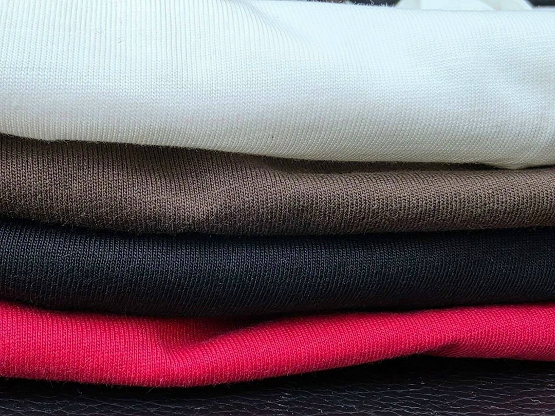 элегантное платье,платье черное,стильные наряды,атласное платье,платье