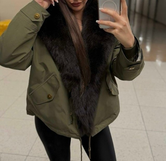 парка с натуральным мехом,зеленая парка с мехом,парка с мехом,парка с натуральным мехом женская,укороченная парка с мехом