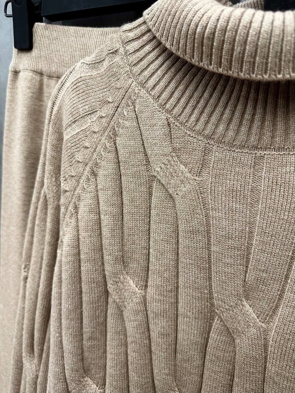 вязаный костюм женский,свитер с высоким воротником,свитер с высоким воротом,бежевый джемпер,кашемировый джемпер женский спицами