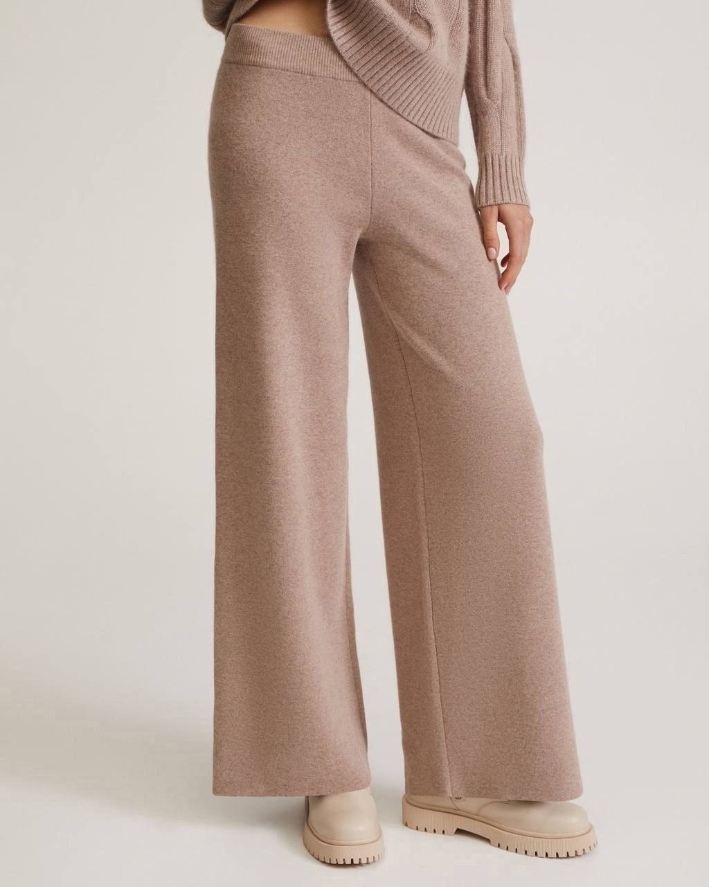 вязаный костюм женский,свитер с высоким воротником,свитер с высоким воротом,бежевый джемпер,кашемировый джемпер женский спицами