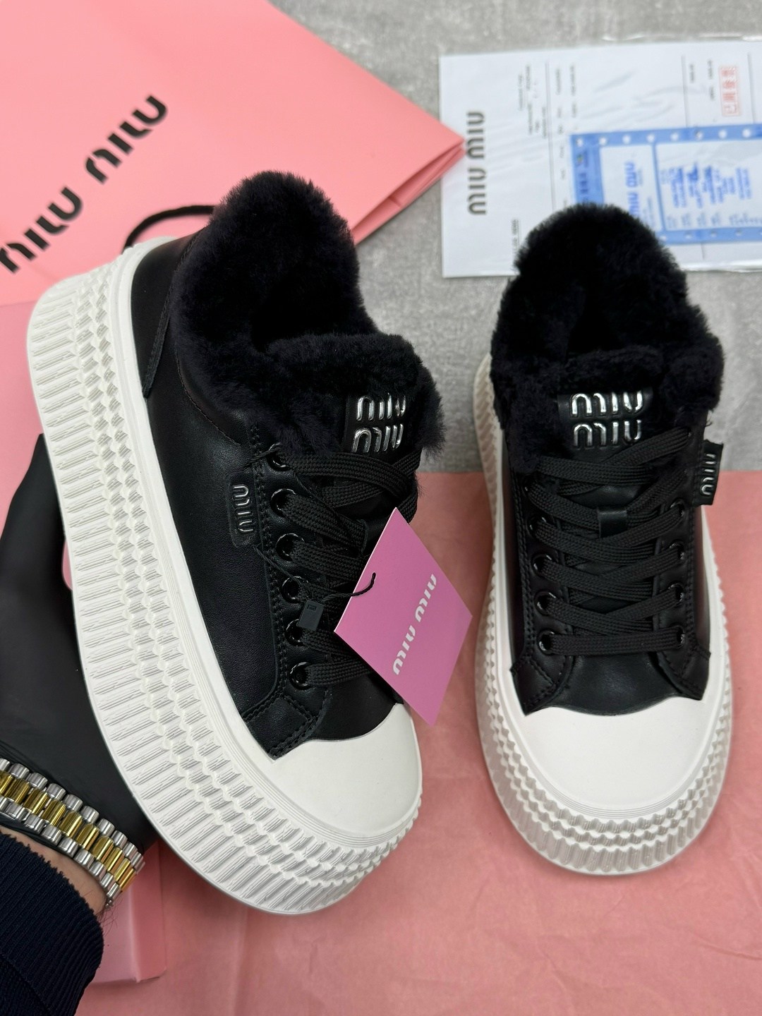 высокие тёплые женские кеды miu miu,кроссовки miu miu женские,кеды женские с мехом miu miu,миу миу кроссовки женские,