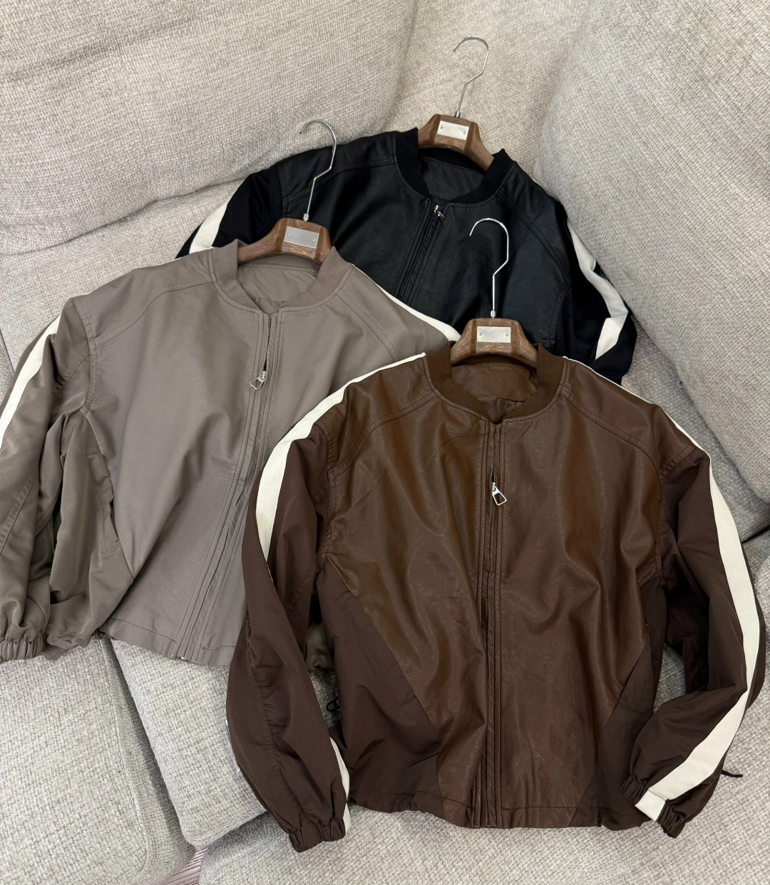 коричневая кожаная куртка-бомбер оверсайз bolongaro trevor,коричневая куртка-бомбер оверсайз из искусственной кожи topshop,куртка-бомбер свободного кроя topshop из искусственной кожи коричневого цвета