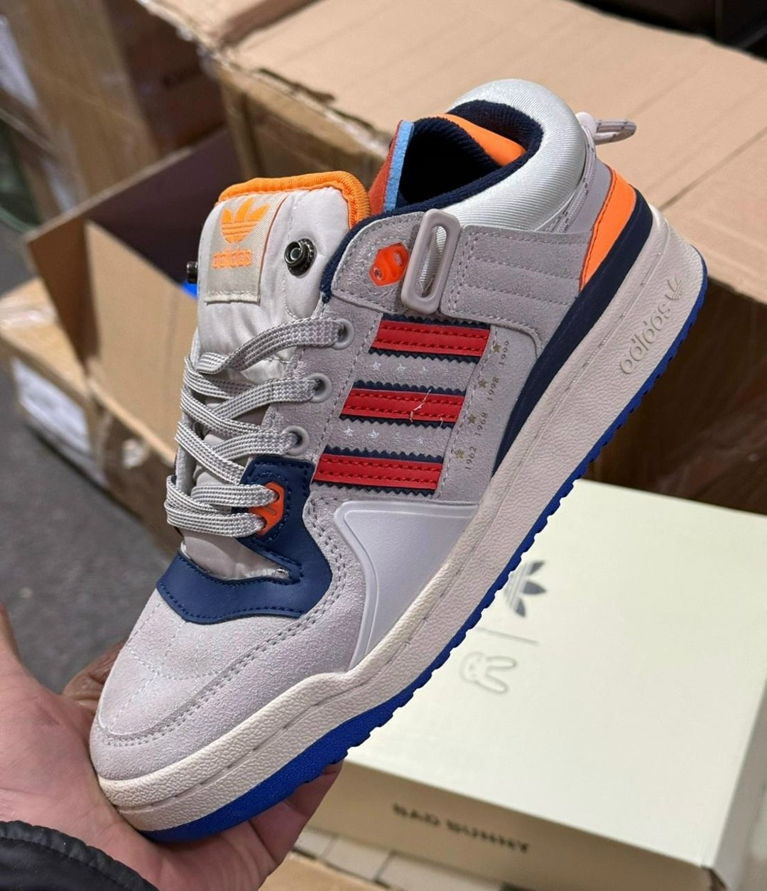 кроссовки adidas,кроссовки адидас bad bunny,кроссовки адидас,кроссовки bad bunny x adidas forum buckle low,adidas forum low bad bunny коричневые