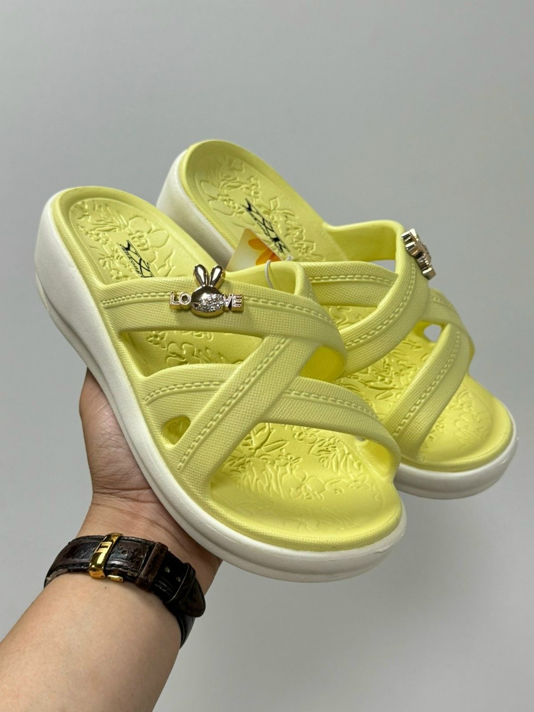 ,женские шлепанцы,шлепки женские гипанис,сланцы женские,женские шлепки