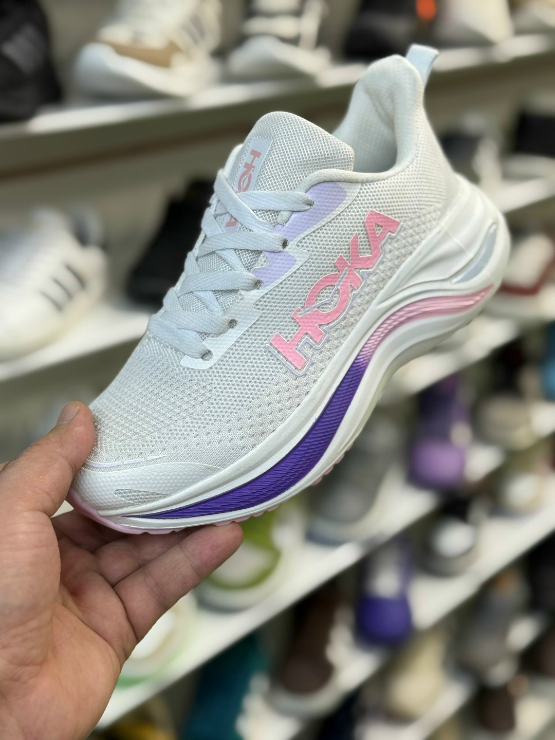 кроссовки женские,кроссовки,спортивная ,спортивные кроссовки,кроссовки для женщин