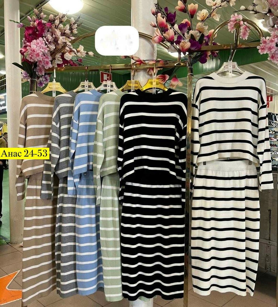 костюм женский с юбкой,костюм с юбкой,костюм женский,кашемировый костюм с юбкой,юбка с кофтой