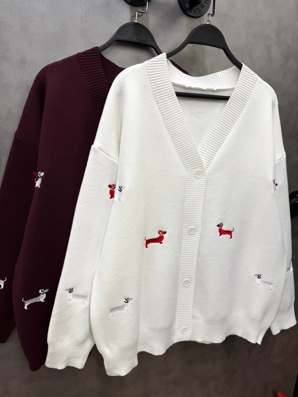 кардиган женский оверсайз с трендовой вышивкой,кардиган с вышивкой,модный вязаный кардиган,женский вязаный кардиган,кардиган оверсайз с трендовой вышивкой