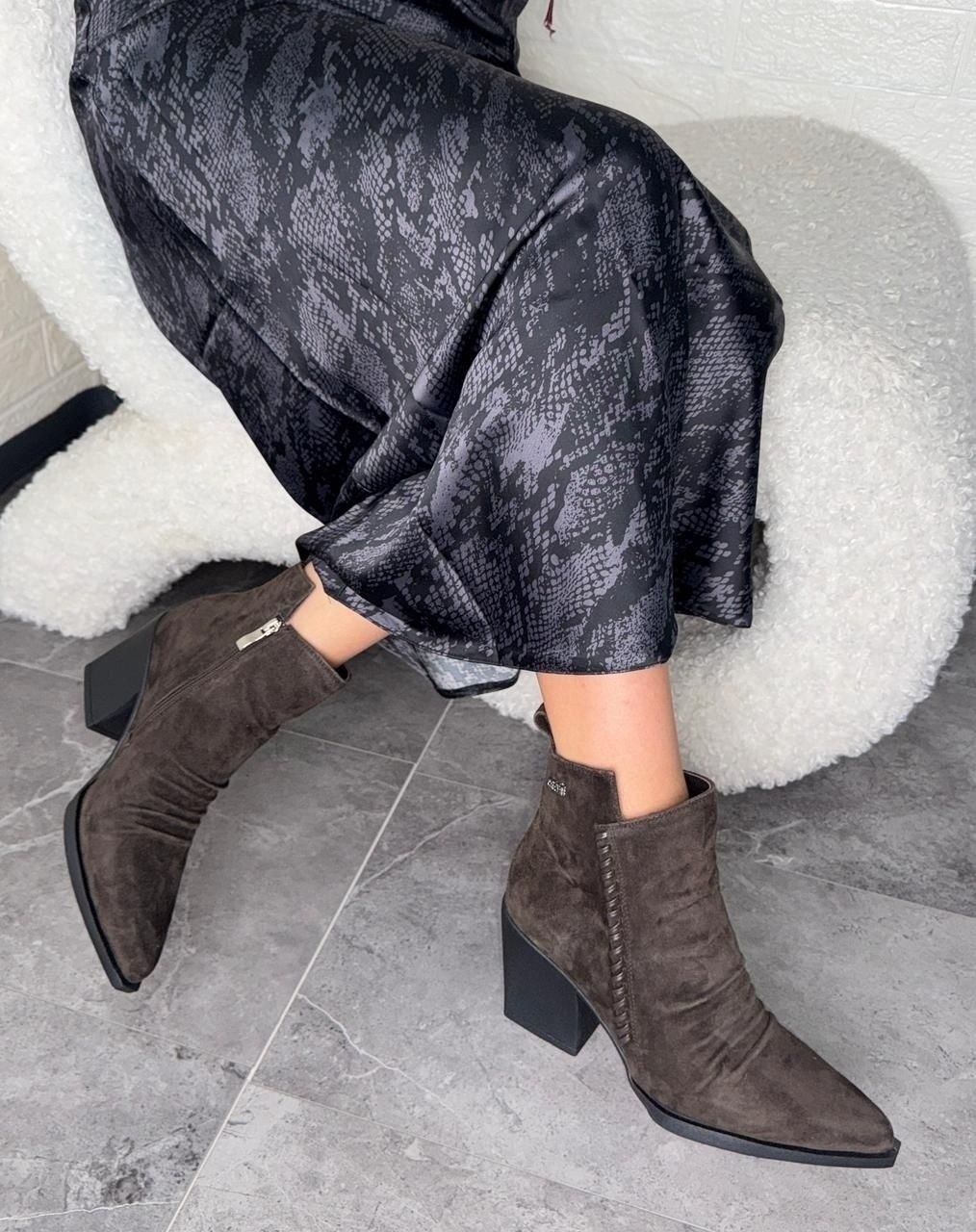 казаки замшевые эконика,ботинки казаки замшевые демисезонные на каблуке коричневые, женская,ботильоны казаки,ботильоны женские