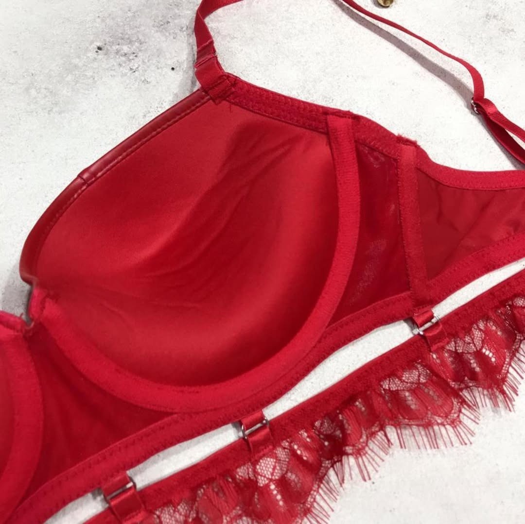 комплекты нижнего белья,комплект женского нижнего белья,нижнее белье кожаное,комплекты белье,кожаный комплект нижнего белья