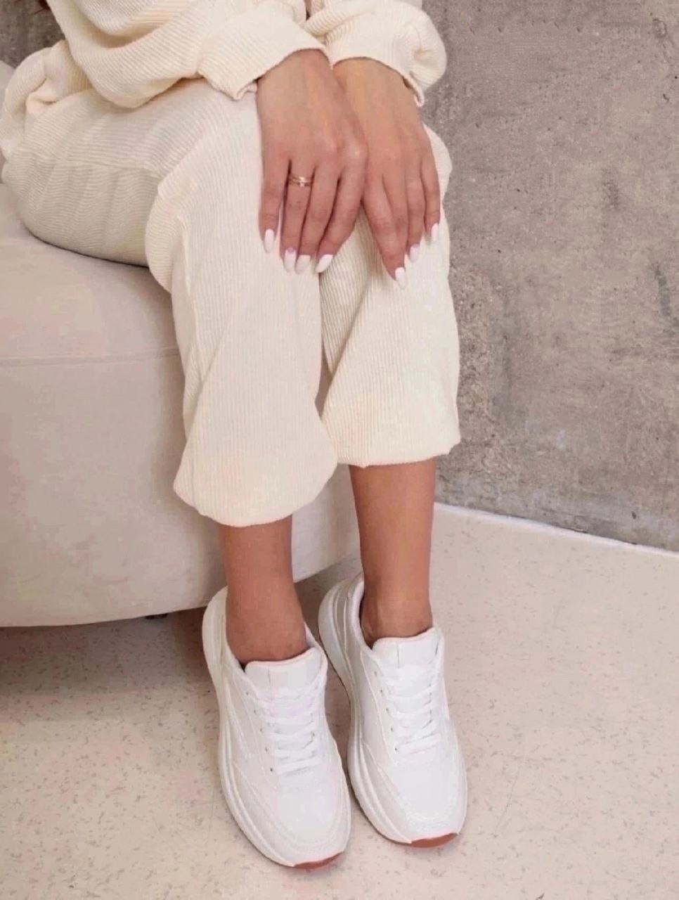 кроссовки женские белые,женские кроссовки,кроссовки белые,стильные кроссовки,кроссовки модные