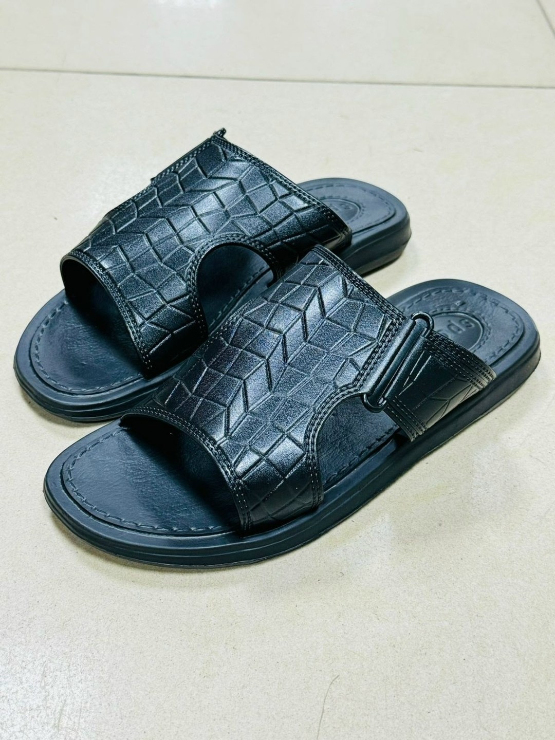 мужские шлепанцы,мужские сланцы,шлепки мужские кожаные,тапочки мужские кожаные,шлепанцы мужские летние