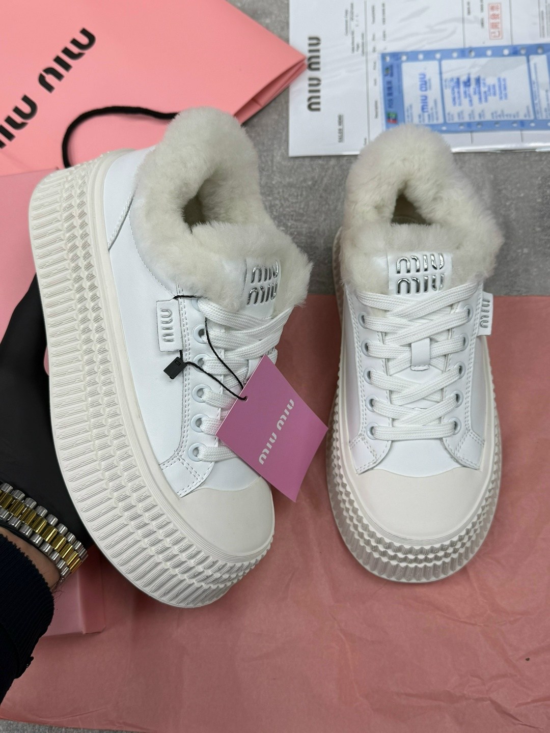 высокие тёплые женские кеды miu miu,кроссовки miu miu женские,кеды женские с мехом miu miu,миу миу кроссовки женские,