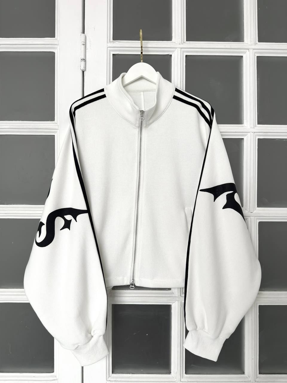 олимпийка белая,кофта,кофта с лампасами,толстовка олимпийка,спортивная кофта женская