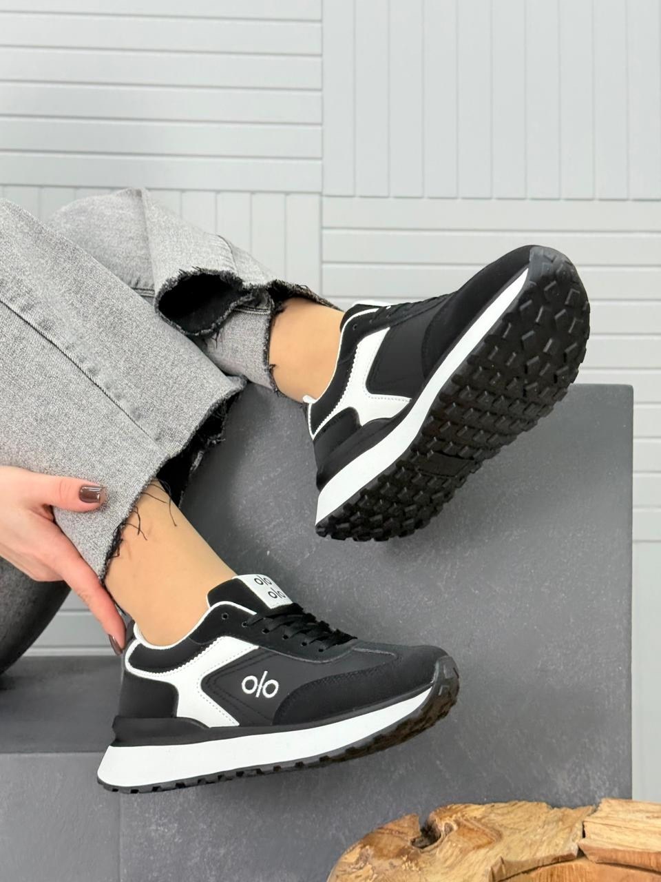 кроссовки,кроссовки женскиe,кроссовки для женщин,кроссовки модные,повседневные кроссовки