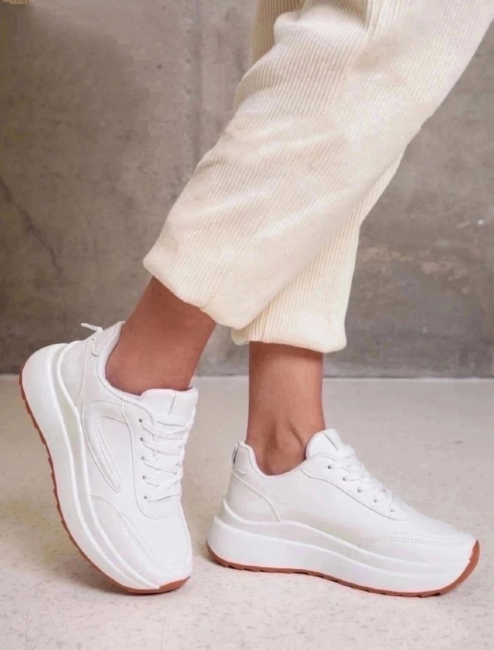 кроссовки женские белые,женские кроссовки,кроссовки белые,стильные кроссовки,кроссовки модные