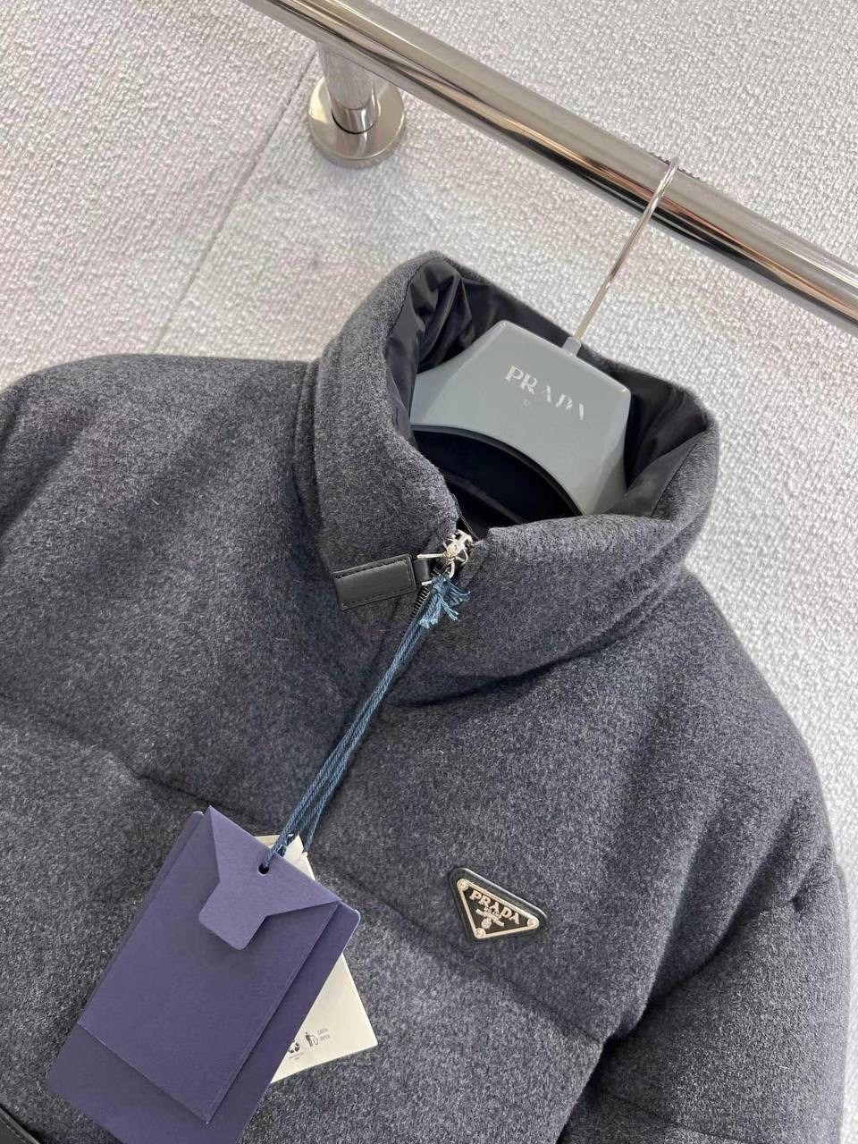 пуховик prada,женский пуховик prada,женский пуховик prada flannel,куртка prada,пуховик в стиле prada