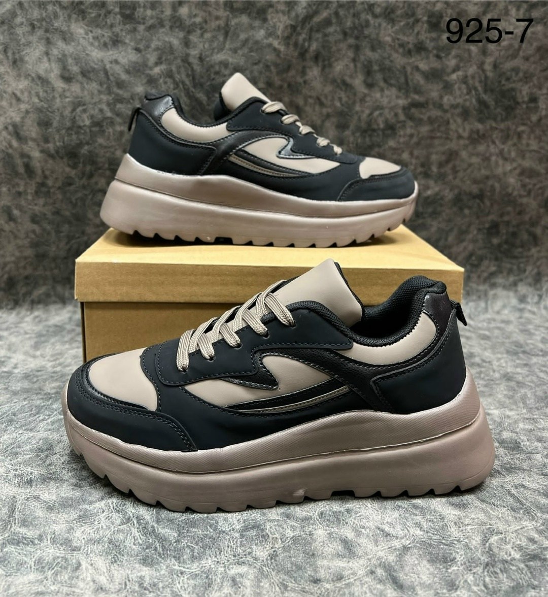 кроссовки женские,черные кроссовки,черные кроссовки женские,кроссовки женские чёрные с чёрной подошвой,