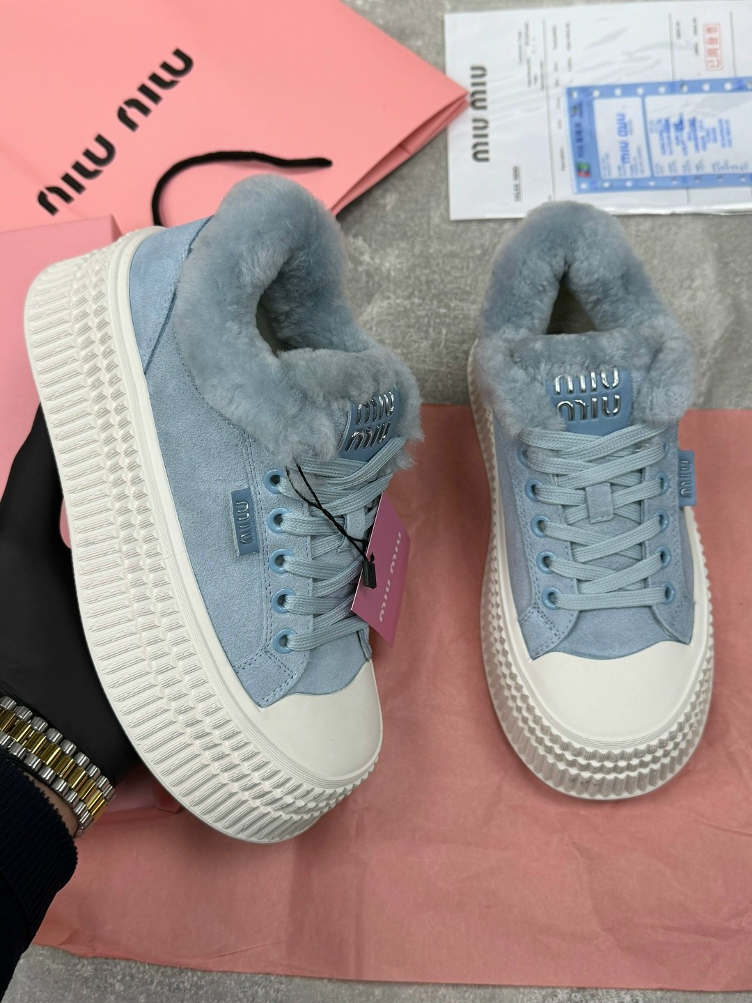 высокие тёплые женские кеды miu miu,кроссовки miu miu женские,кеды женские с мехом miu miu,миу миу кроссовки женские,