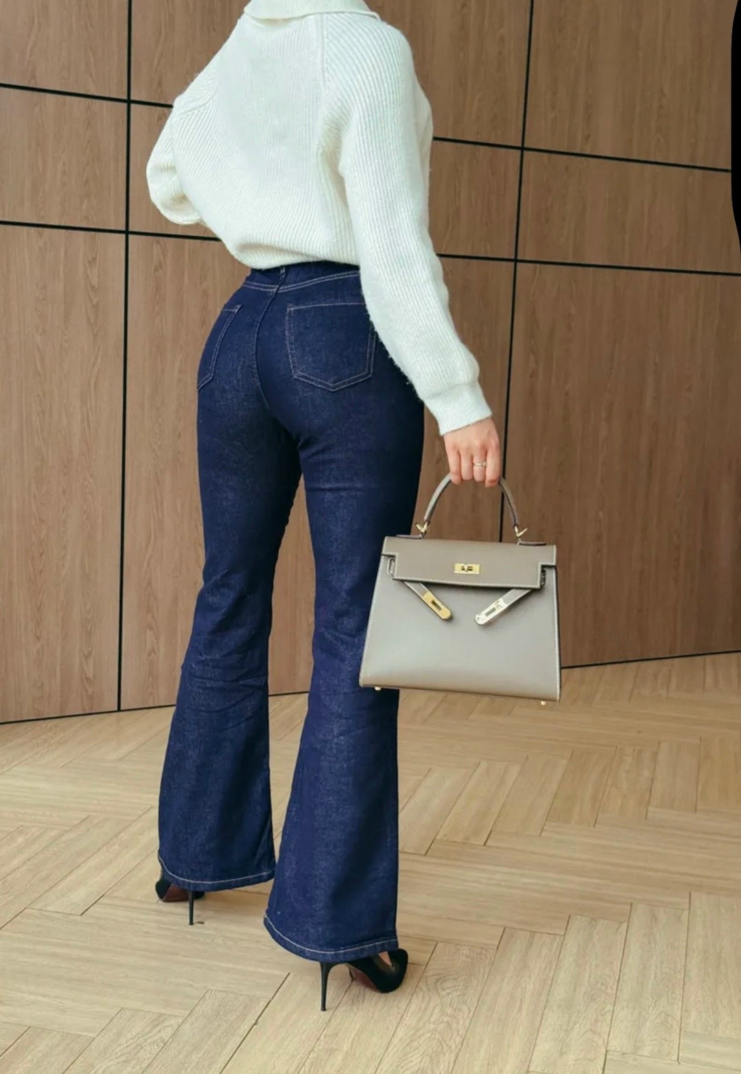 джинсы клеш,женские джинсы клеш,стильные наряды,мода стиль,женские джинсы