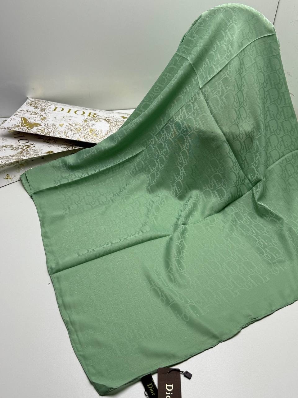 платок однотонный,брендовый платок,модные платки,палантин женские,платки диор