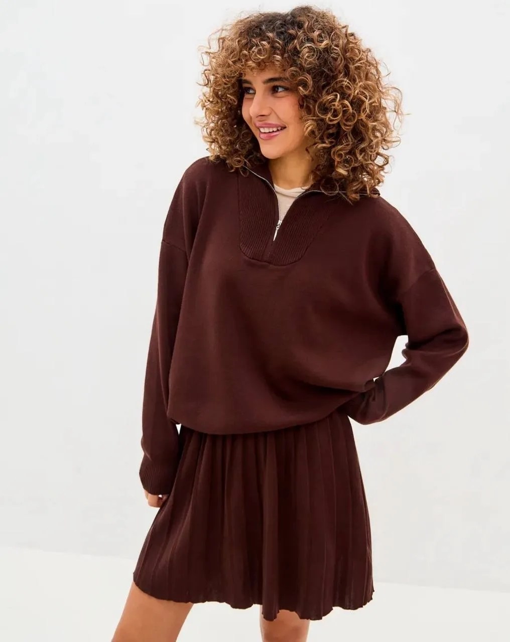 трикотажный костюм,трикотажные костюмы с юбкой,костюм трикотажный вязаный с юбкой,костюм с юбкой,вязаный трикотажный костюм с юбкой-солнце и кофтой