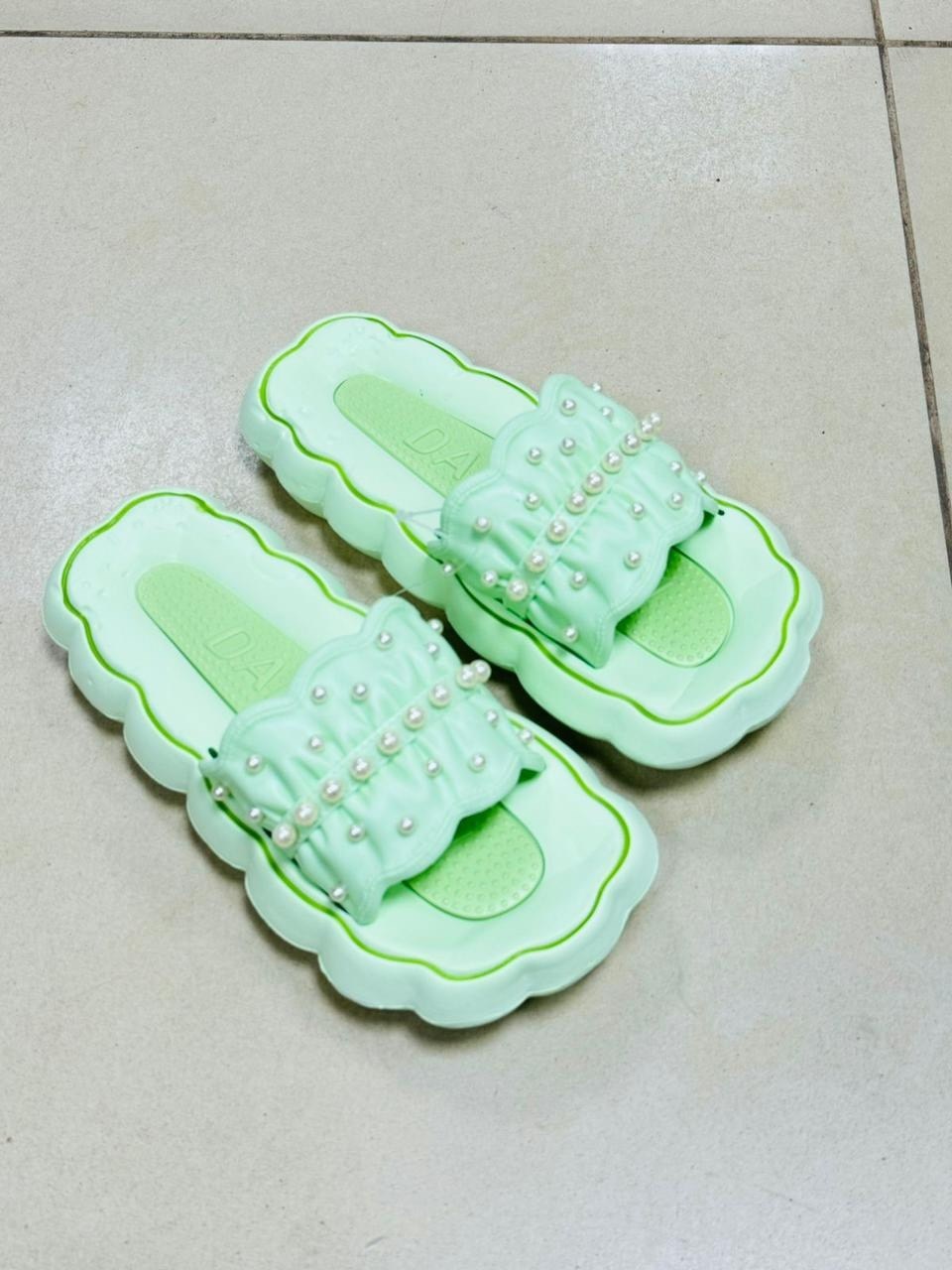 ,шлепанцы женские,летние тапочки,тапочки модные,шлепанцы женские летние