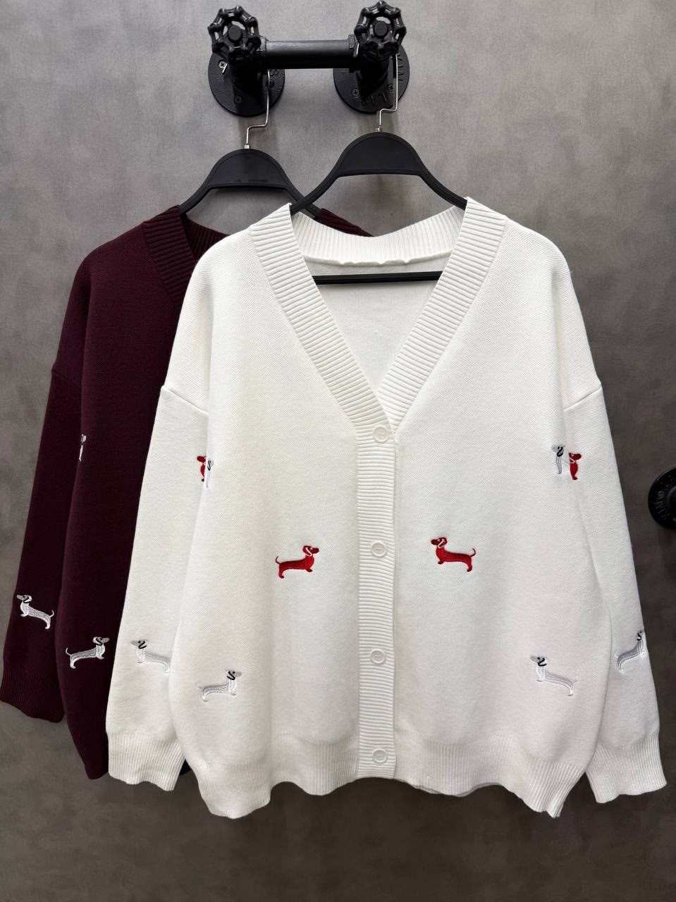 кардиган женский оверсайз с трендовой вышивкой,кардиган с вышивкой,модный вязаный кардиган,женский вязаный кардиган,кардиган оверсайз с трендовой вышивкой