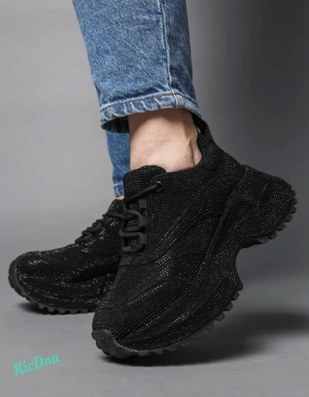 ,женские кроссовки,черные кроссовки,женская ,кроссовки со стразами