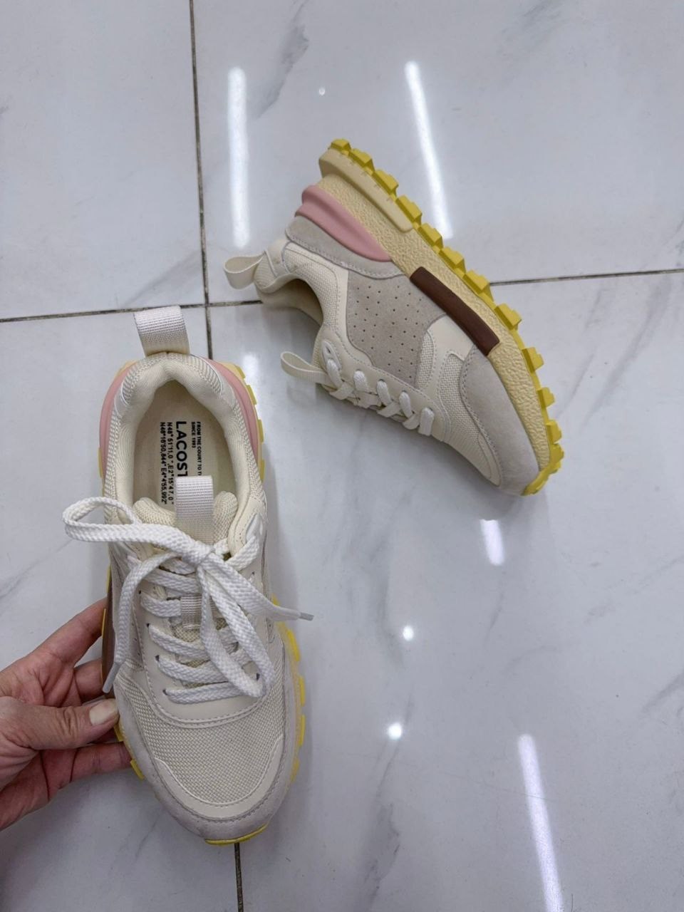 ,кроссовки женскиe,кроссовки эко,кроссовки модные,стильные кроссовки