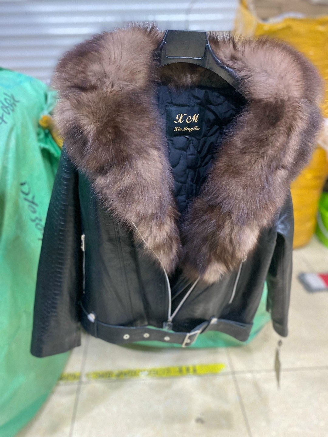 кожаная куртка с мехом,кожаная куртка женская с мехом,кожаная куртка с мехом песца,куртка с мехом,кожаная куртка с песцом