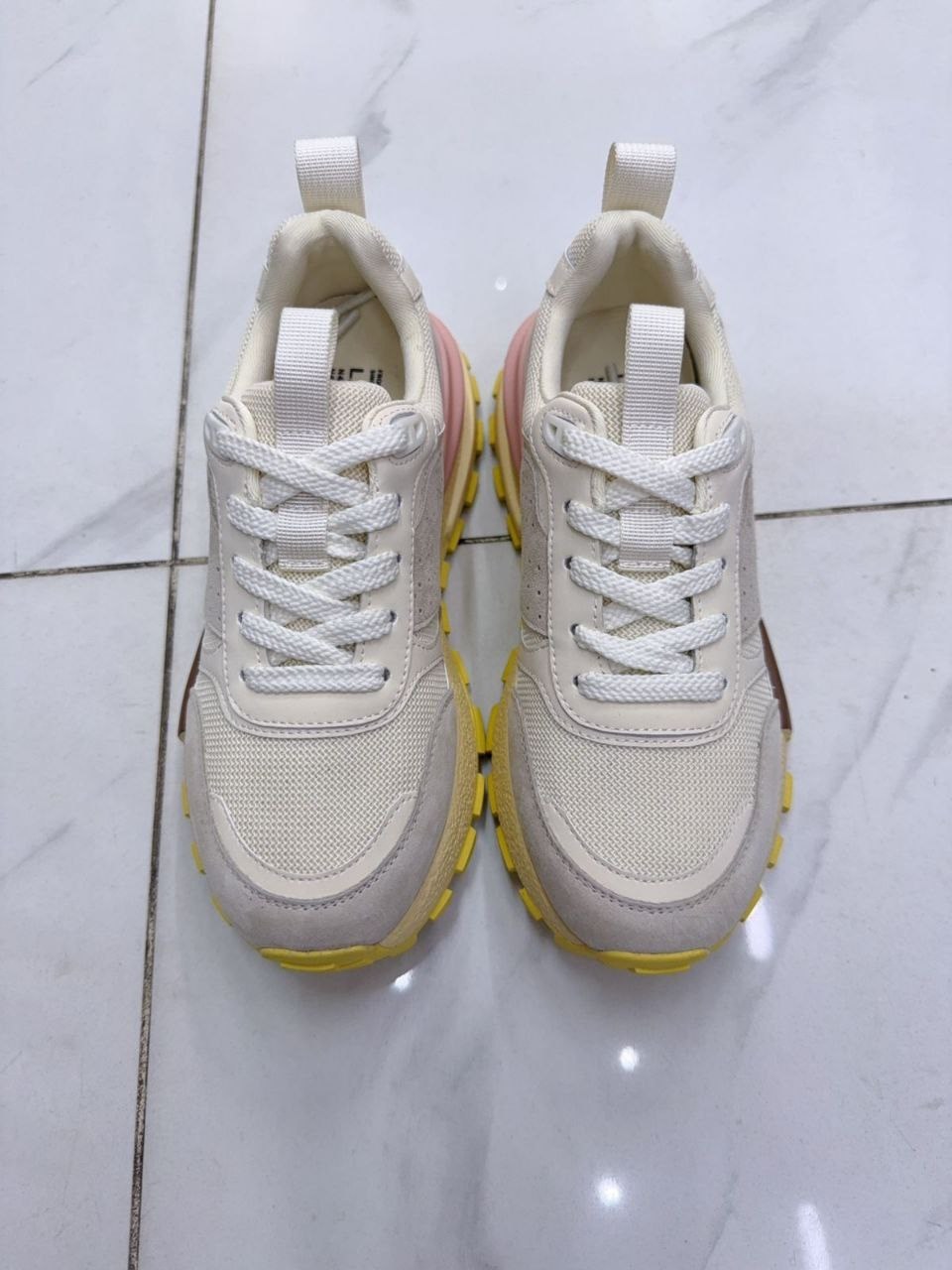 ,кроссовки женскиe,кроссовки эко,кроссовки модные,стильные кроссовки