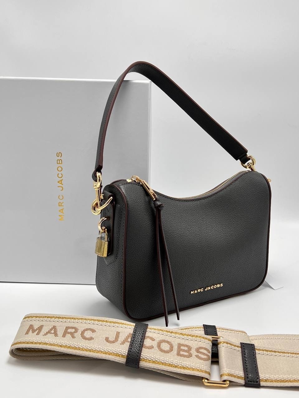 сумка-хобо через плечо marc jacobs,marc jacobs сумка женская,сумка marc jacobs 25-16 см натуральная замша,сумка-хобо через плечо marc jacobs (24х17х8 см),сумка marc jacobs