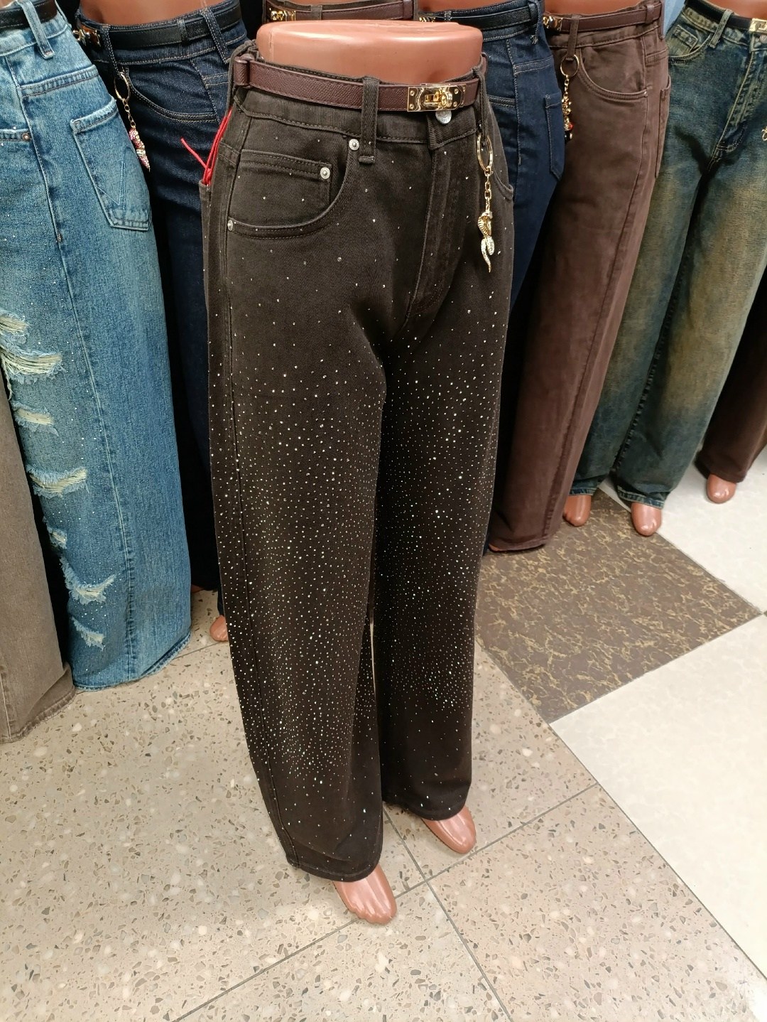 джинсы труб со стразами,женские джинсы со стразами,джинсы со стразами,джинсы широкие со стразами,джинсы широкие трубы со стразами