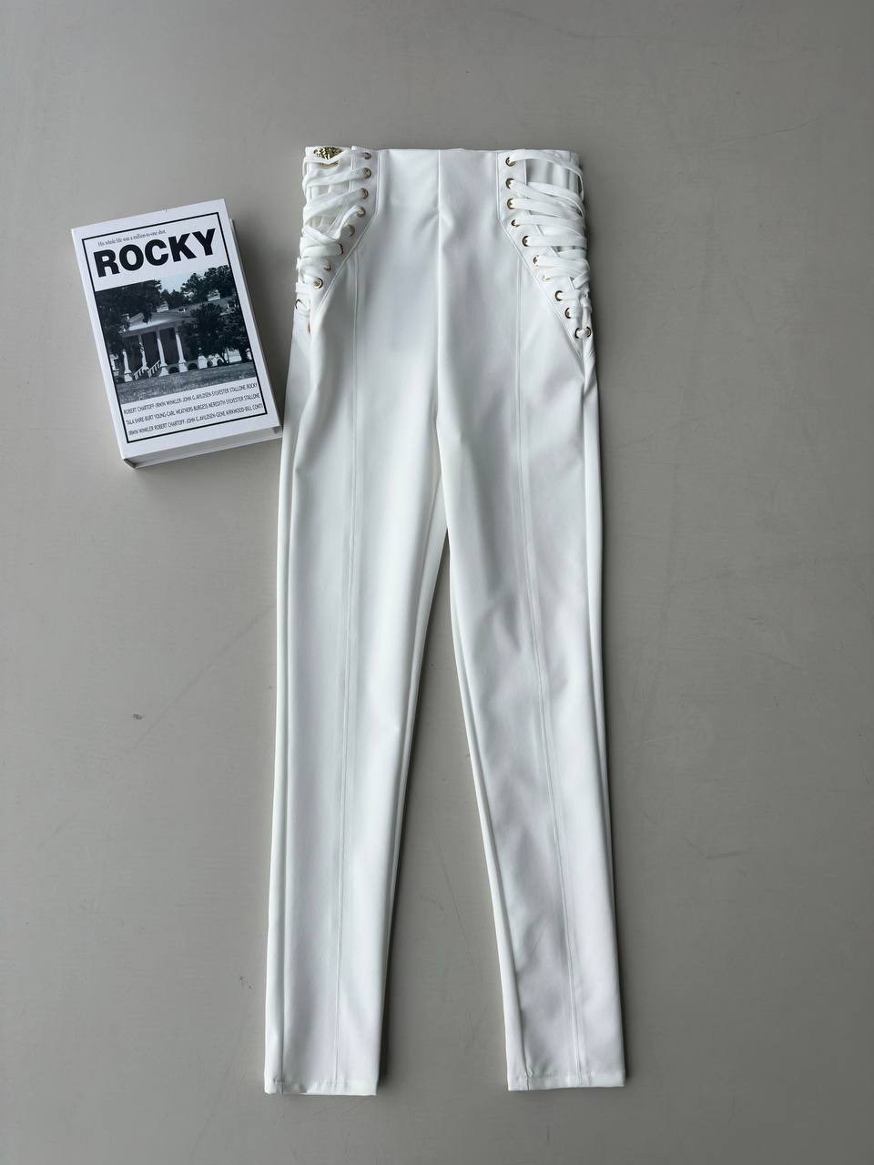 костюм белый брючный,белые брюки,женские брючные костюмы,белые костюмы,модные брюки