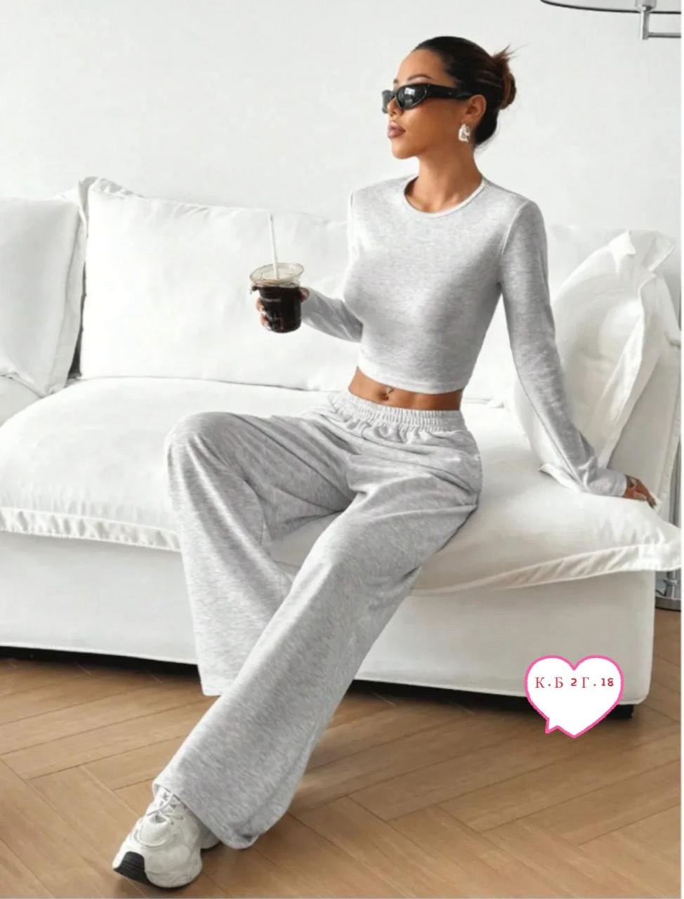 брючный костюм,элегантные комбинезоны,костюм женские повседневные,стильный женский комбинезон с обтягивающим верхом и свободными брюками,повседневный костюм с длинными брюками для женщин с круглым выр