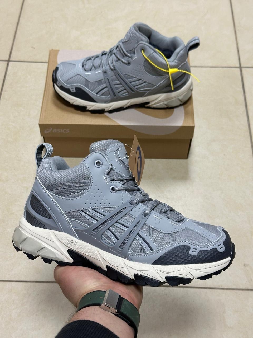 зимние кроссовки asics gel kahana 8 hi,кроссовки asics,зимние кроссовки asics gel kahana 8 hi цвет серый,кроссовки мужские зимние asics gel-kahana 8,кроссовки ботинки asics gel kahana 8 зимние