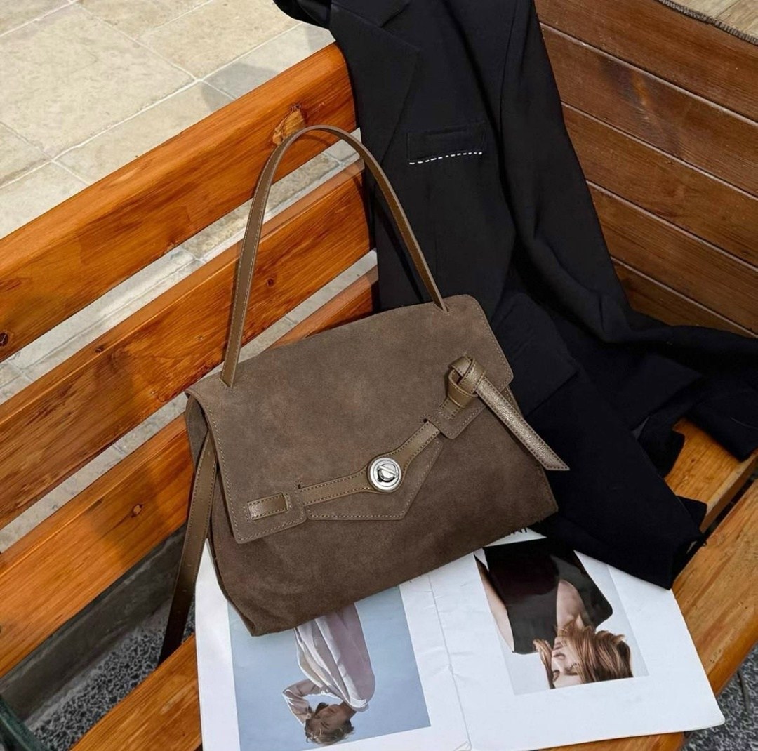 замшевая сумка,замшевая женская сумочка классического формата,сумка саквояж замшевая женская,женская замшевая сумка,винтажная матовая женская сумка на плечо из искусственной замши