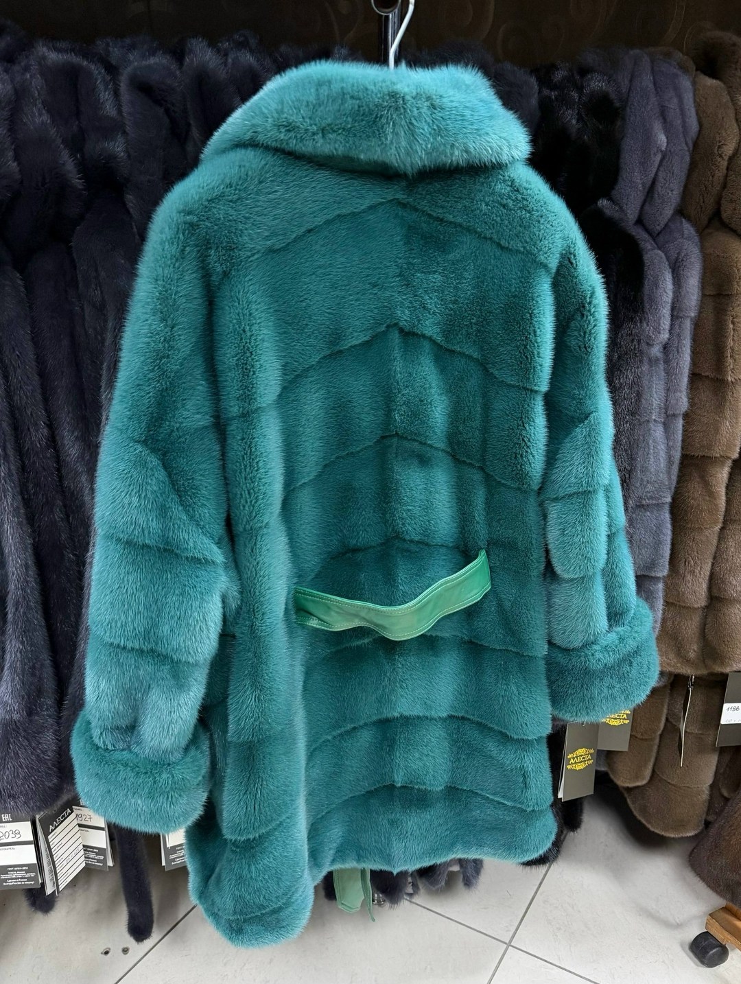 шубка из меха норки,шуба норковая,шуба (норка),женская норковая шуба,зеленая норковая шуба