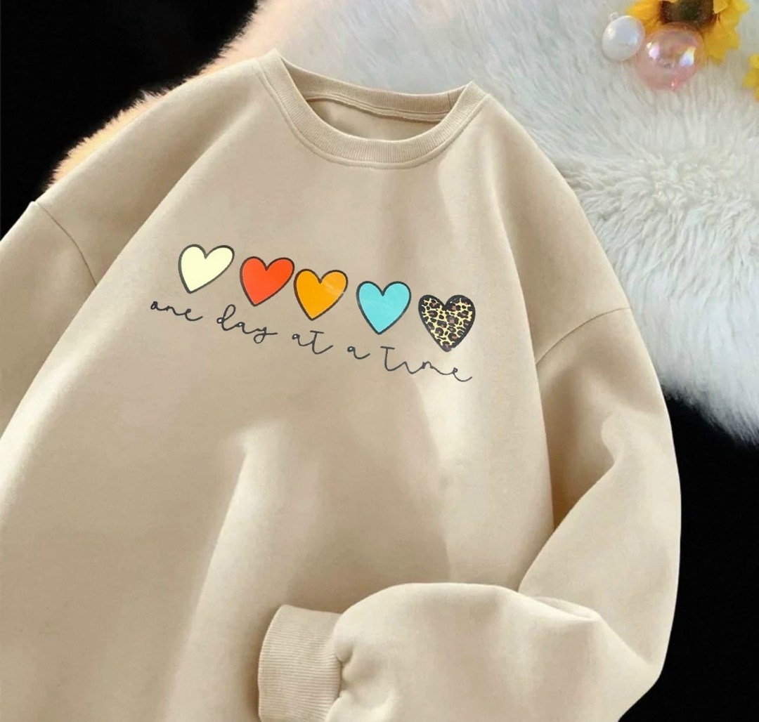 свитшот женский,свитшот на флис,повседневный свитшот,свитшот с принтом сердечком,модные свитшоты