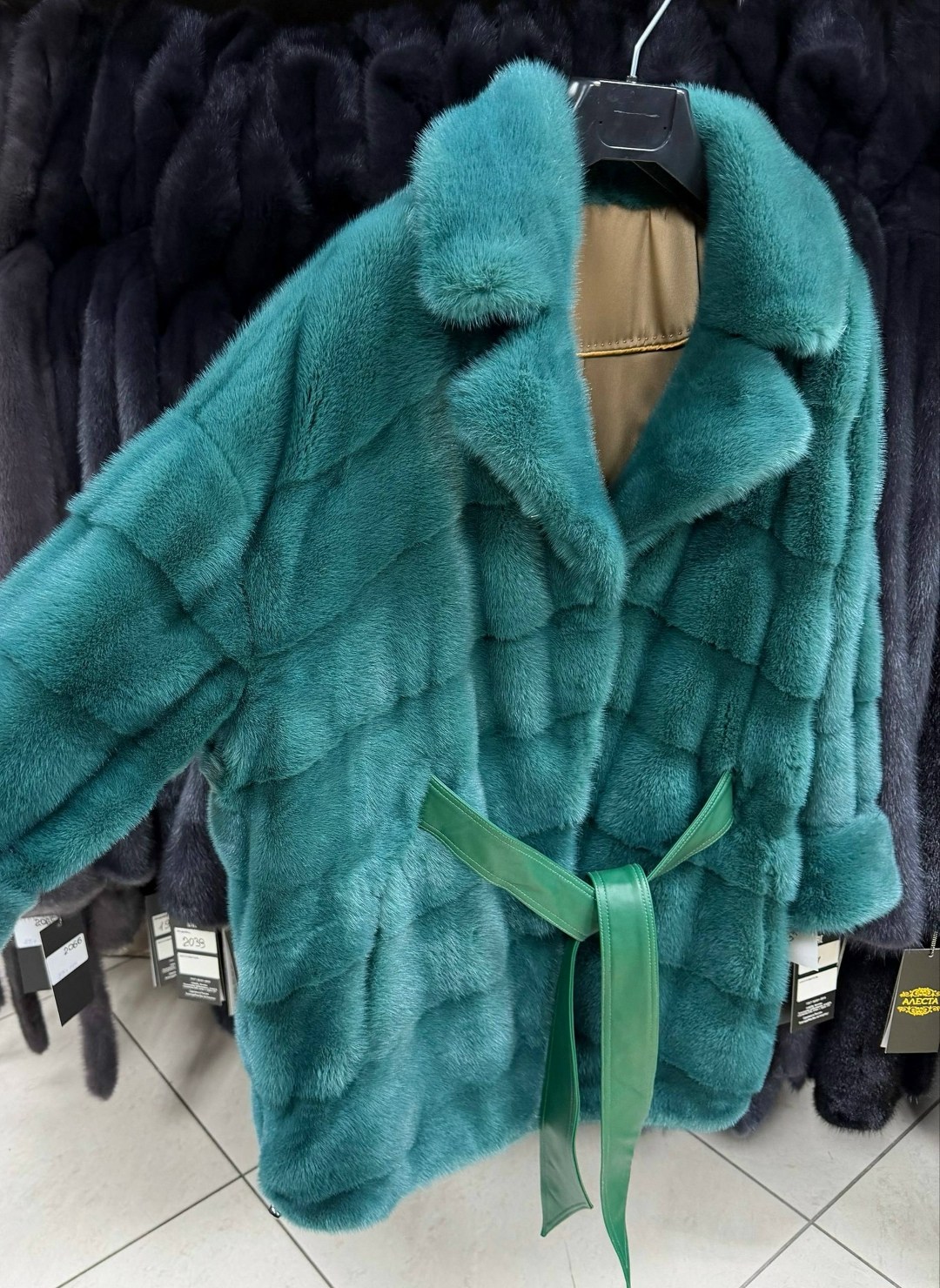 шубка из меха норки,шуба норковая,шуба (норка),женская норковая шуба,зеленая норковая шуба