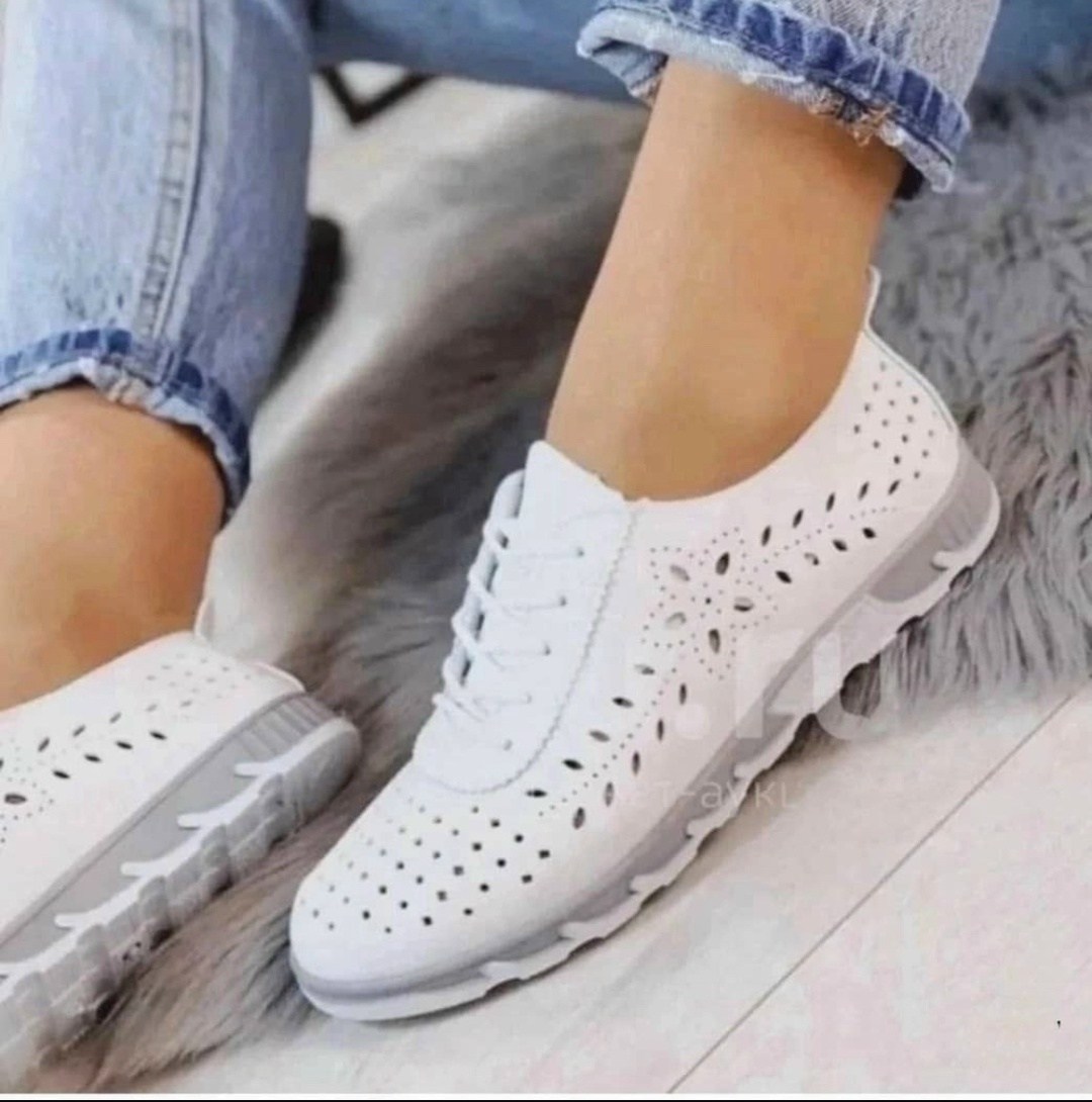 ,кроссовки женскиe,кеды с перфорацией,туфли с перфорацией,кроссовки женские белые