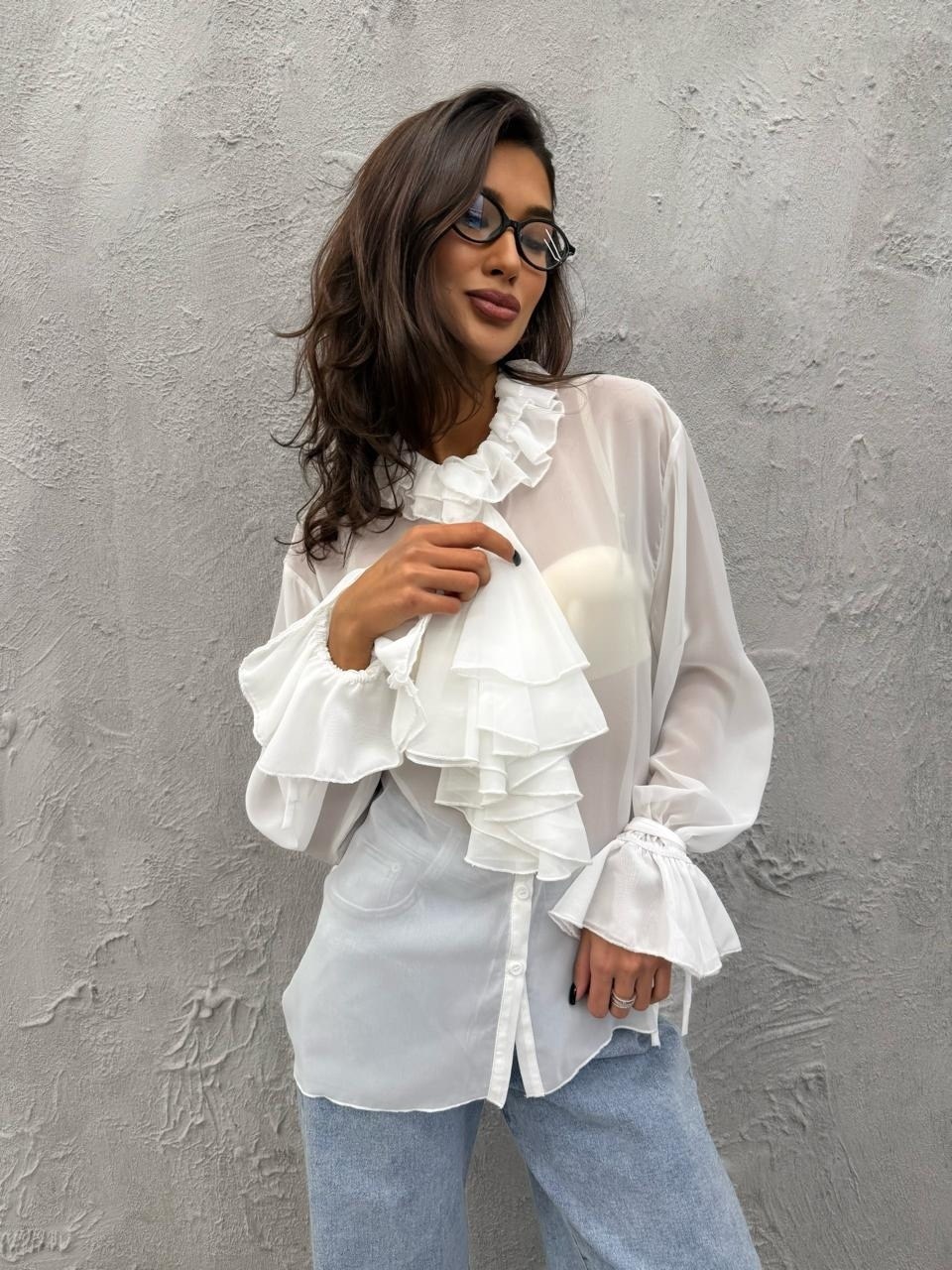 блузка с оборками,блузка с воланами полупрозрачная open back,шифоновая блузка,блузка женская,шифоновая рубашка tossy с v-образным вырезом и рюшами